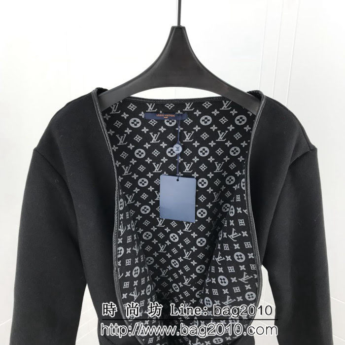 LV路易威登 秋冬新品 進口羊毛 女款手工大衣 內裏老花logo ydi2148